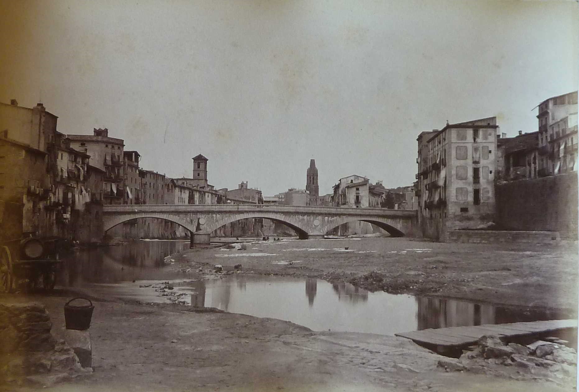 Puente de piedra de Girona inaugurado en 1856