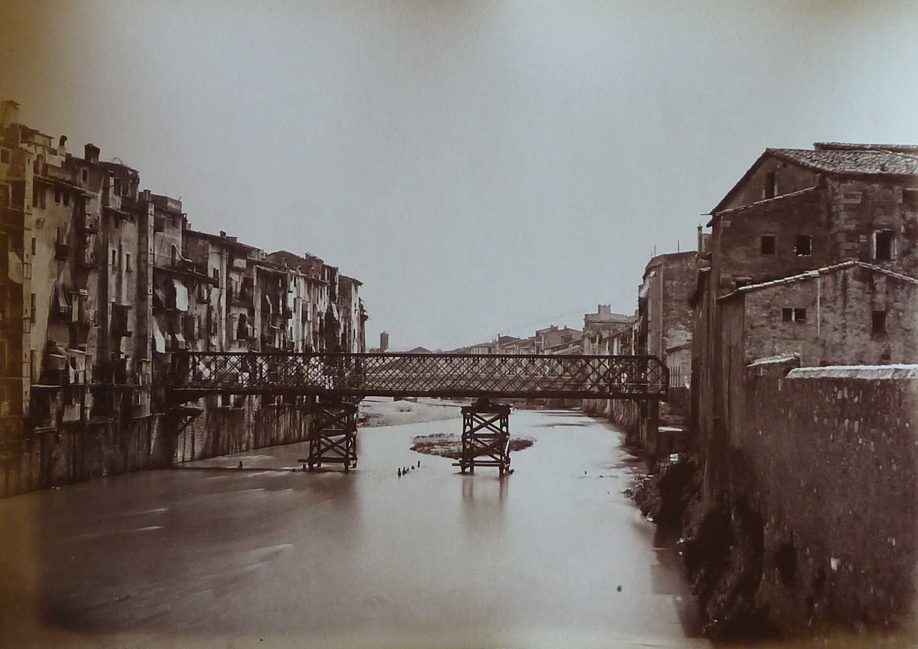 Puente de hierro inaugurado en 1877