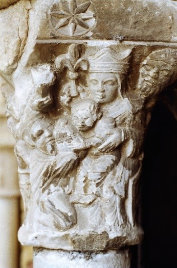 Adoración de los Magos. Capitel del claustro de la catedral de Tarragona