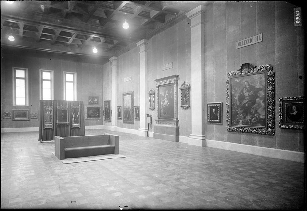 Museografia del Museu d'Art Modern al Palau Nacional, 1934. Vista parcial de la Col·lecció Gil. AFB.