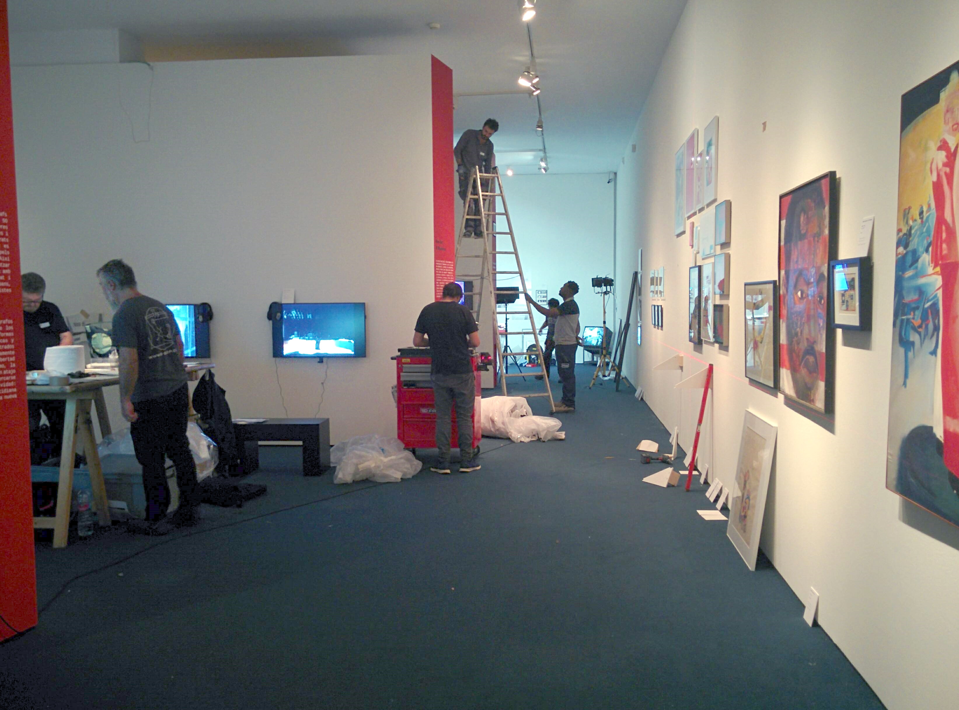 Assembling the exhibition. Photo: Milena Pi