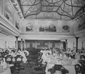 Image of the first class dining room of one of the ships of the White Star Line