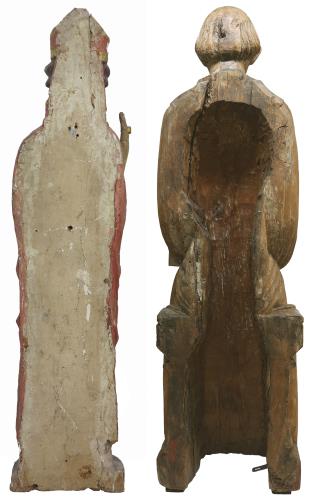 Imágenes del reverso de las dos esculturas, la de 'San Nicolás' y la de 'San diácono'. Esta última talla está vinculada al 'Retablo-tabernáculo de Cap de Aran'. 