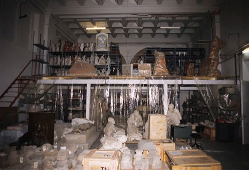 The stone, plaster and bronze sculpture storeroom, before the renovation in 2004