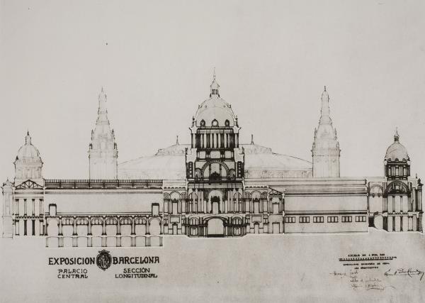 Sección longitudinal del Palau Nacional. Se observa en el centro la verticalidad del espacio de la cúpula. En la izquierda, es visible la sala del semi-sótano