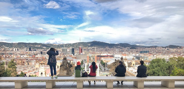 Vistes de Barcelona des de l’accés al Palau Nacional